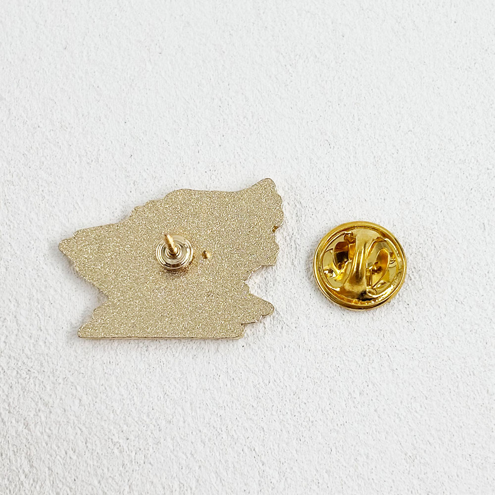Metallbrosche mit geflügeltem  – Vintage Collectible Clothing Bewertung und Preis